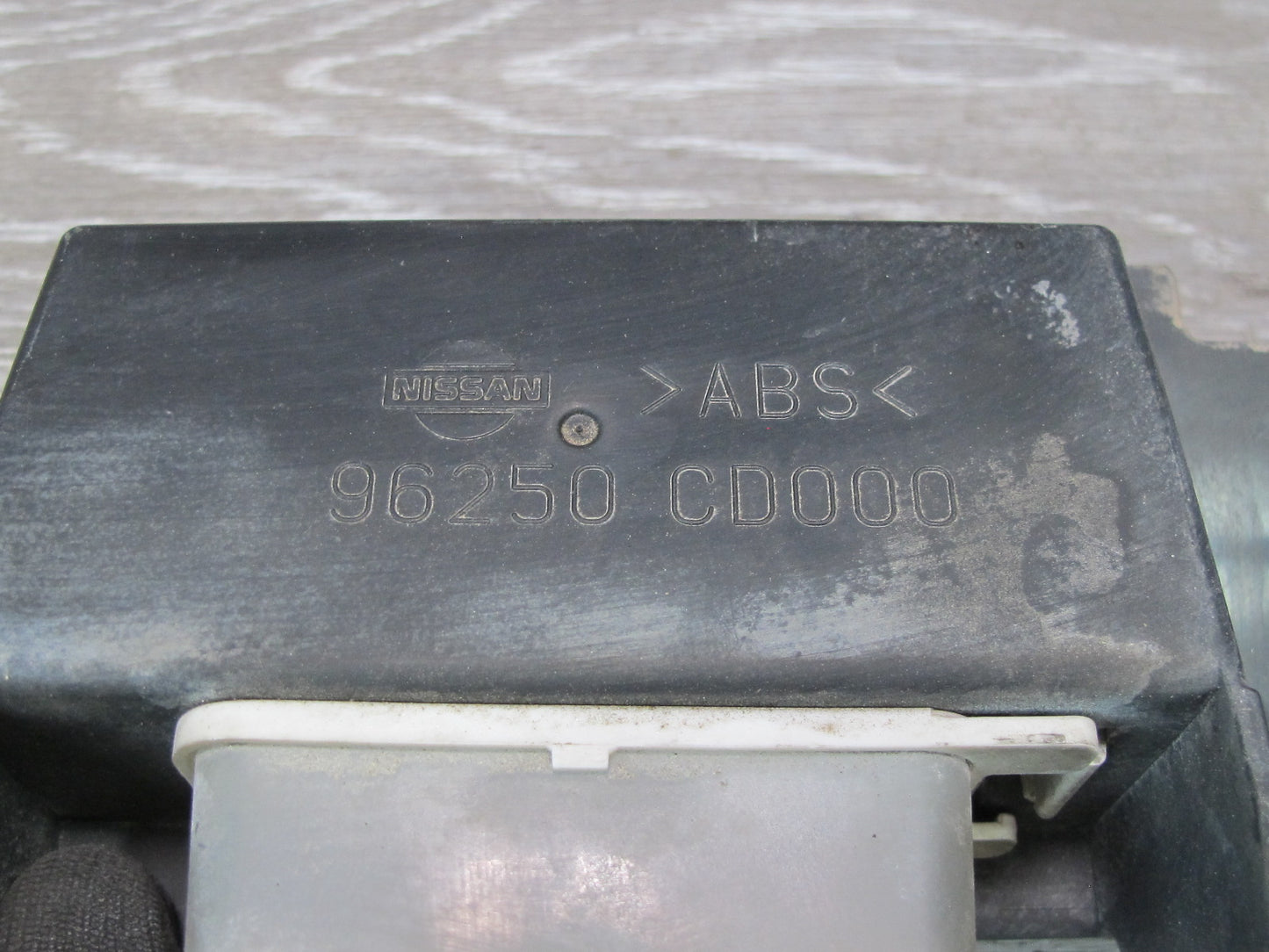07-09 Nissan 350Z Z33 Rear Bumper License Plate Light Lamp Assembly OEM