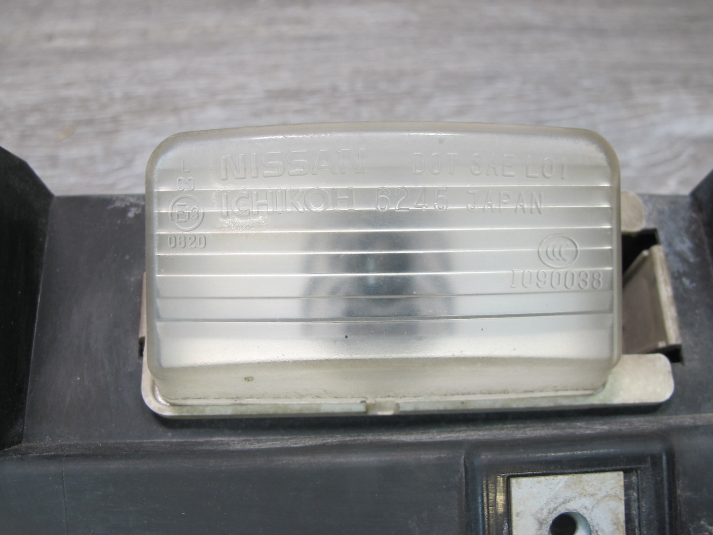 07-09 Nissan 350Z Z33 Rear Bumper License Plate Light Lamp Assembly OEM