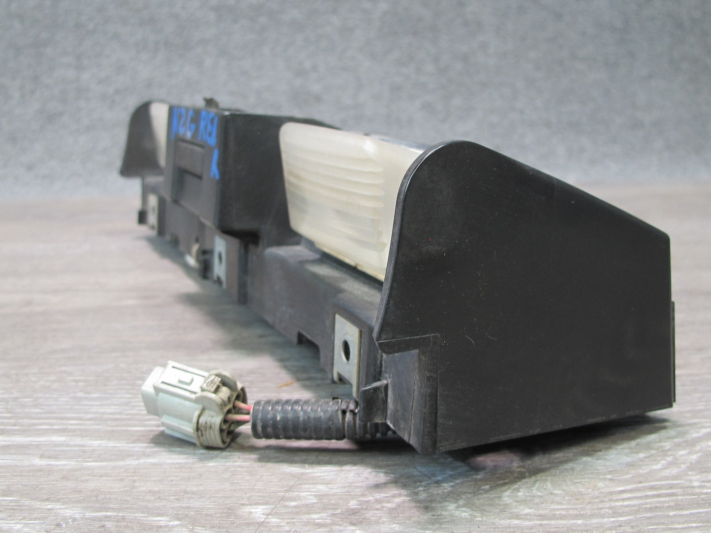 07-09 Nissan 350Z Z33 Rear Bumper License Plate Light Lamp Assembly OEM