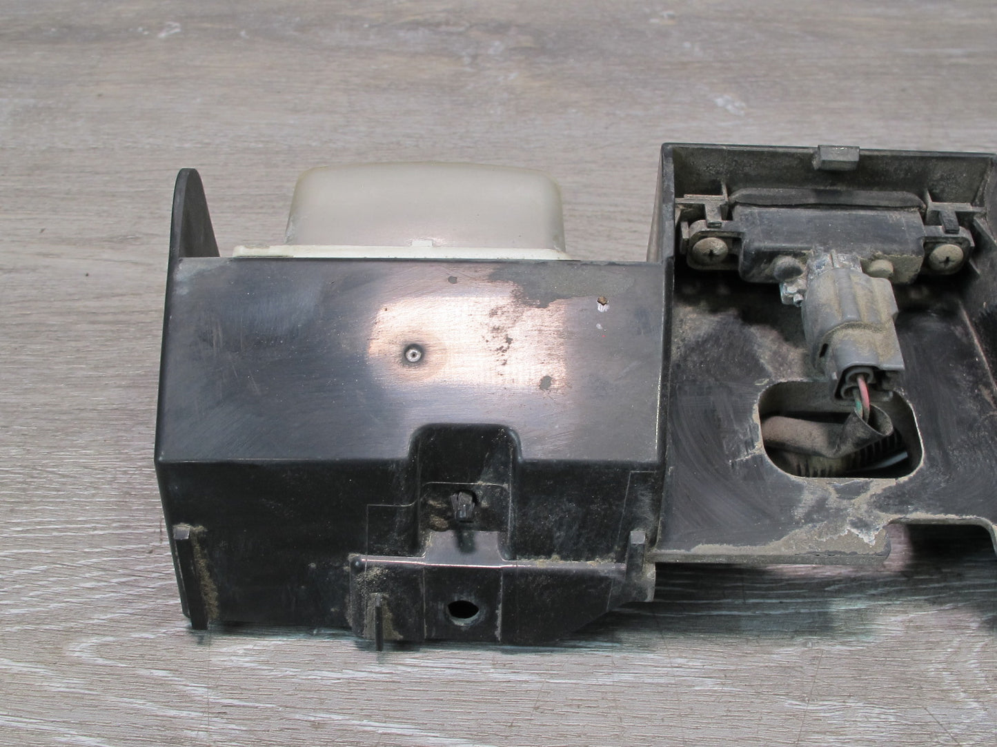 07-09 Nissan 350Z Z33 Rear Bumper License Plate Light Lamp Assembly OEM
