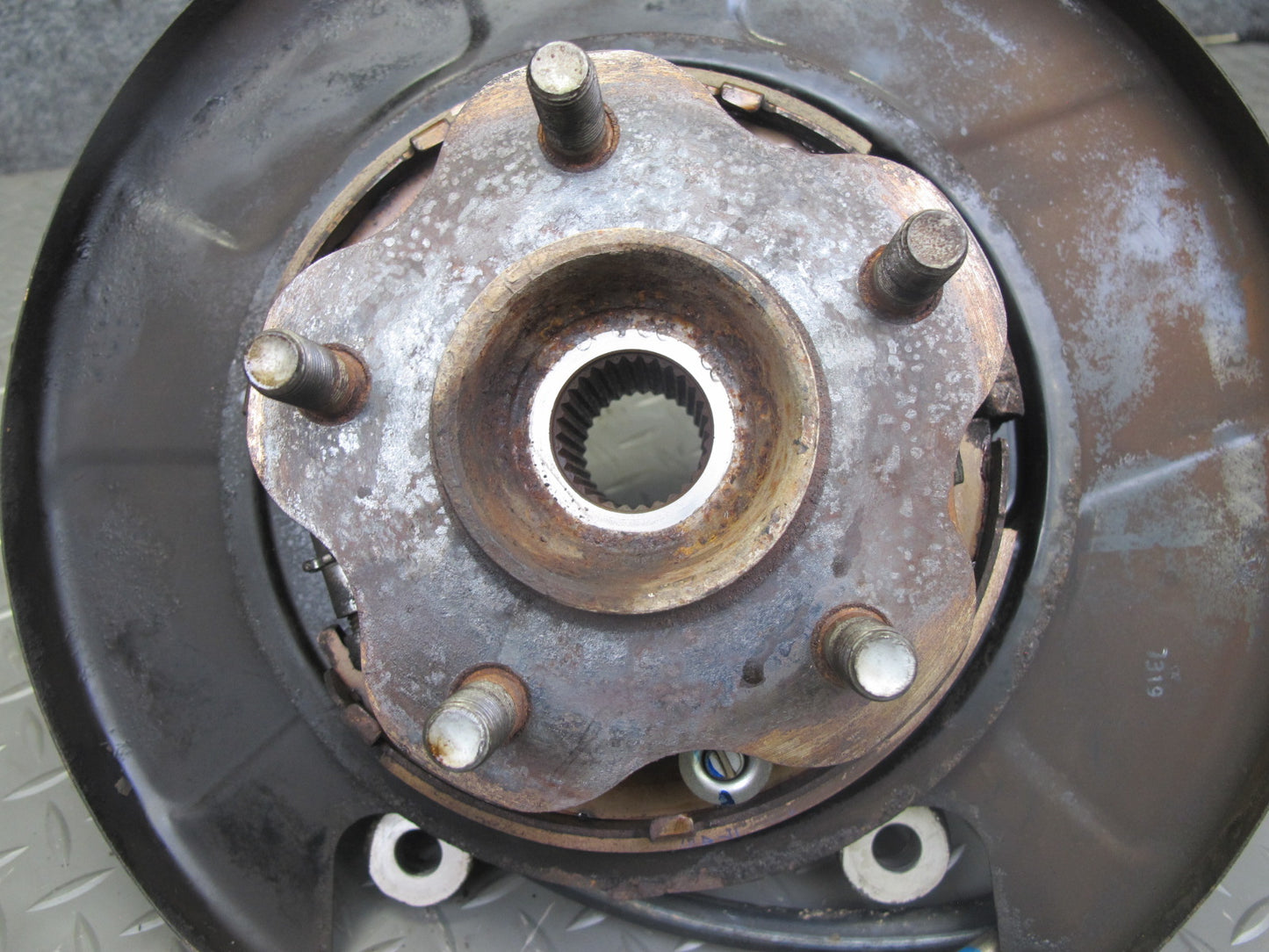 03-09 Nissan 350Z Z33 Rear Left Spindle Knuckle Wheel Hub Bearing OEM