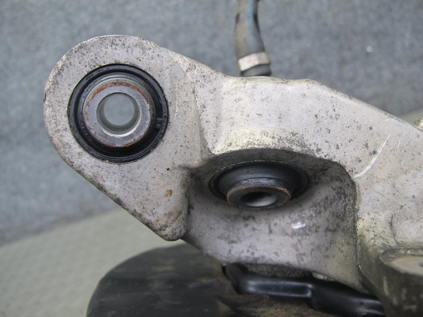 03-09 Nissan 350Z Z33 Rear Left Spindle Knuckle Wheel Hub Bearing OEM
