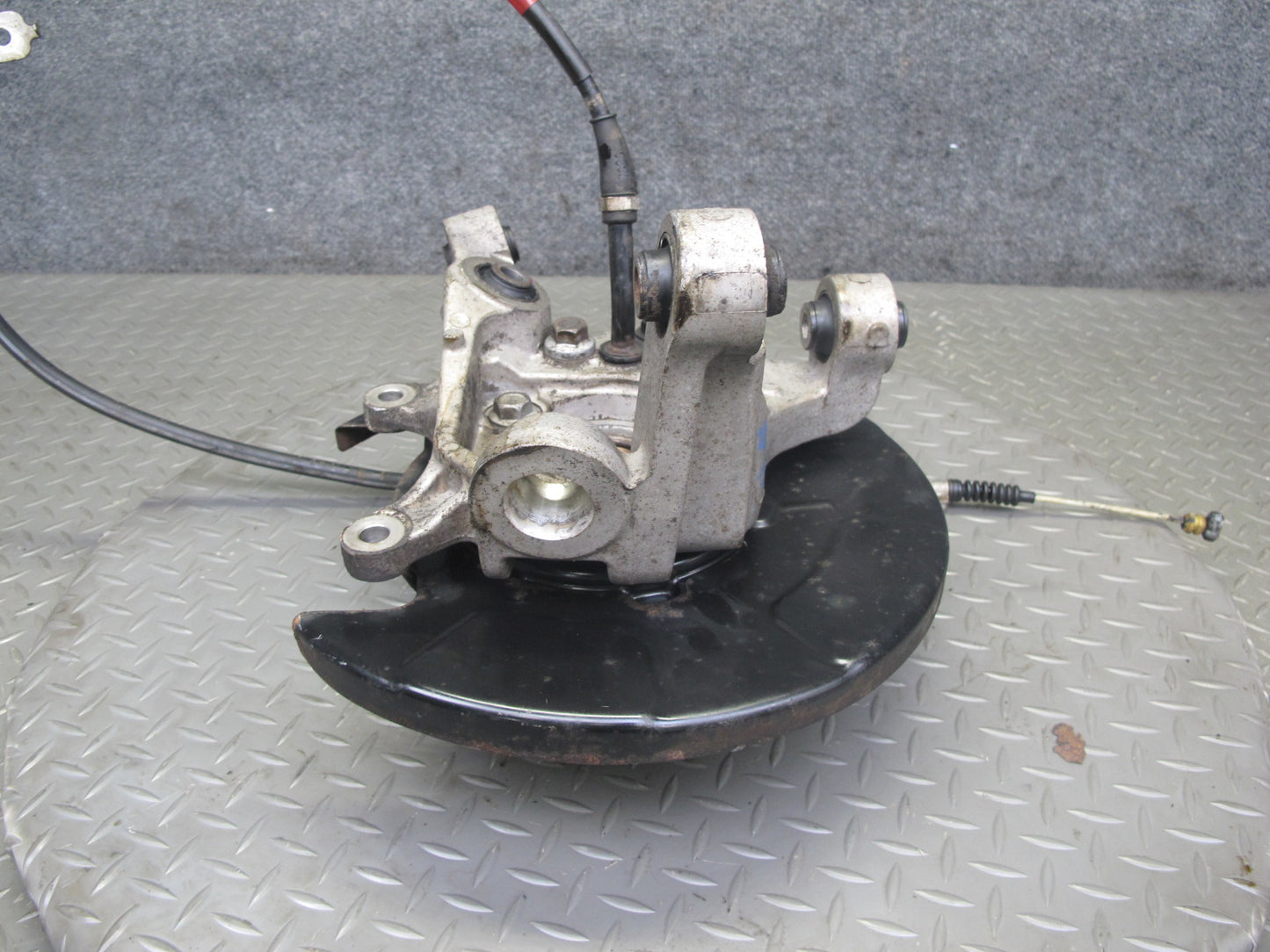 03-09 Nissan 350Z Z33 Rear Left Spindle Knuckle Wheel Hub Bearing OEM
