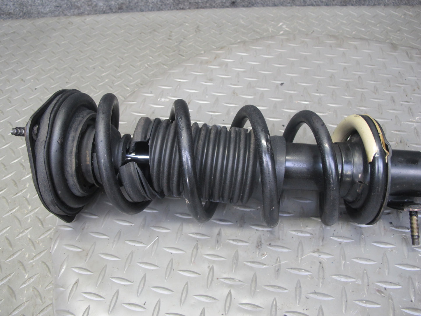 07-09 Nissan 350Z Z33 Conv Set of 2 Front Left & Right Strut Shock Absorber OEM