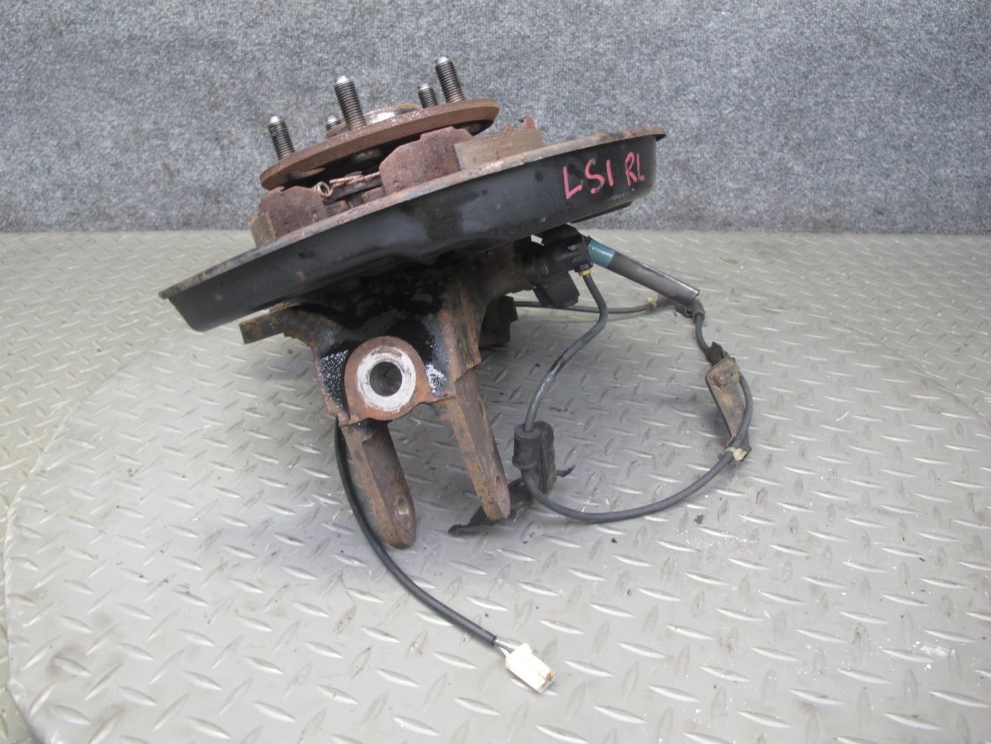 95-97 Lexus UCF20L LS400 RWD Rear Left Spindle Knuckle Wheel Hub Bearing OEM