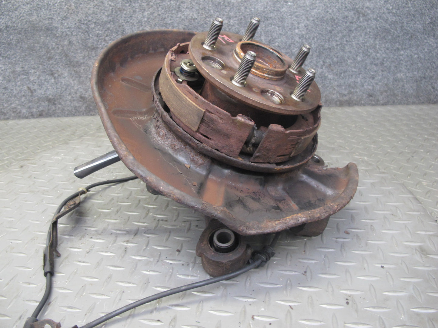95-97 Lexus UCF20L LS400 RWD Rear Left Spindle Knuckle Wheel Hub Bearing OEM