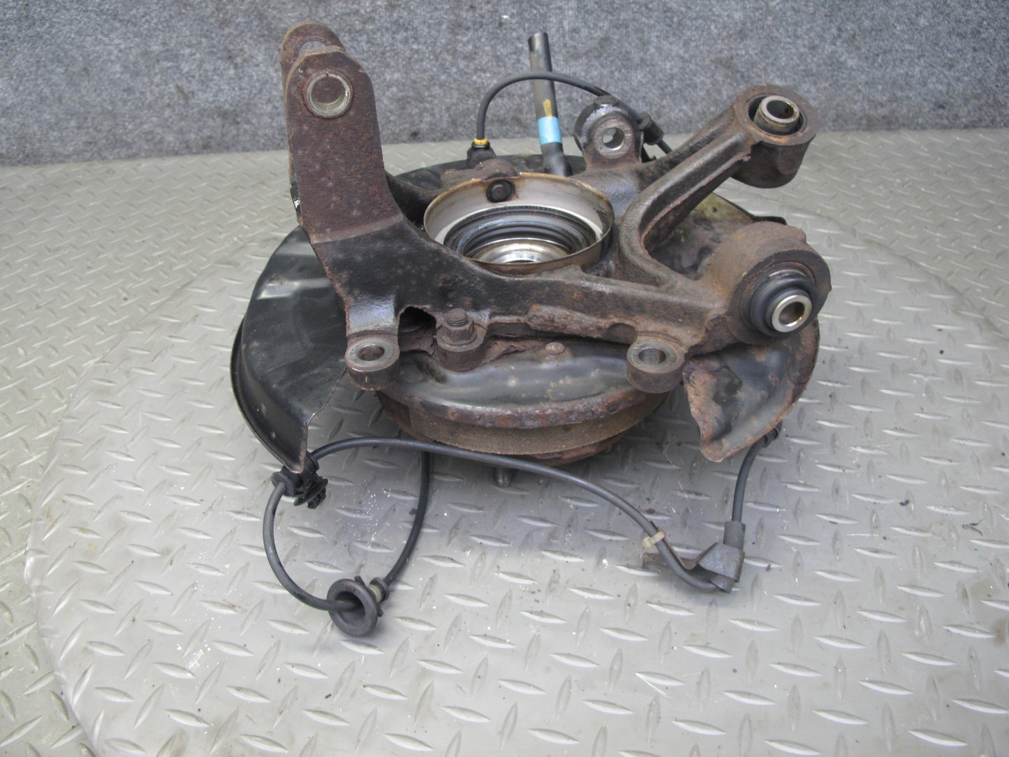 95-97 Lexus UCF20L LS400 RWD Rear Left Spindle Knuckle Wheel Hub Bearing OEM