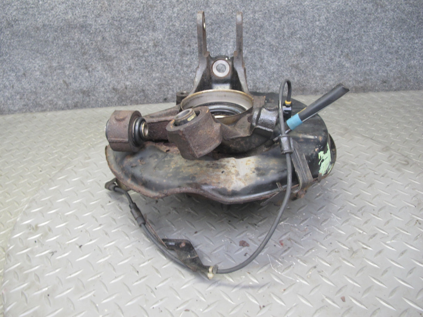 95-97 Lexus UCF20L LS400 RWD Rear Left Spindle Knuckle Wheel Hub Bearing OEM