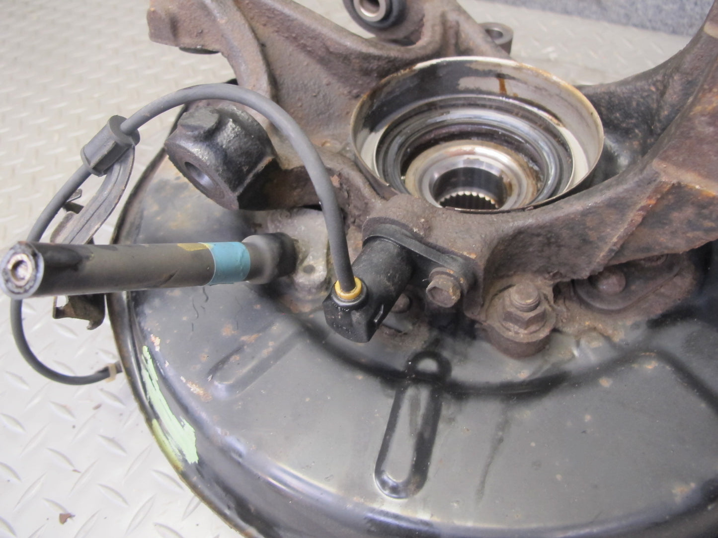 95-97 Lexus UCF20L LS400 RWD Rear Left Spindle Knuckle Wheel Hub Bearing OEM
