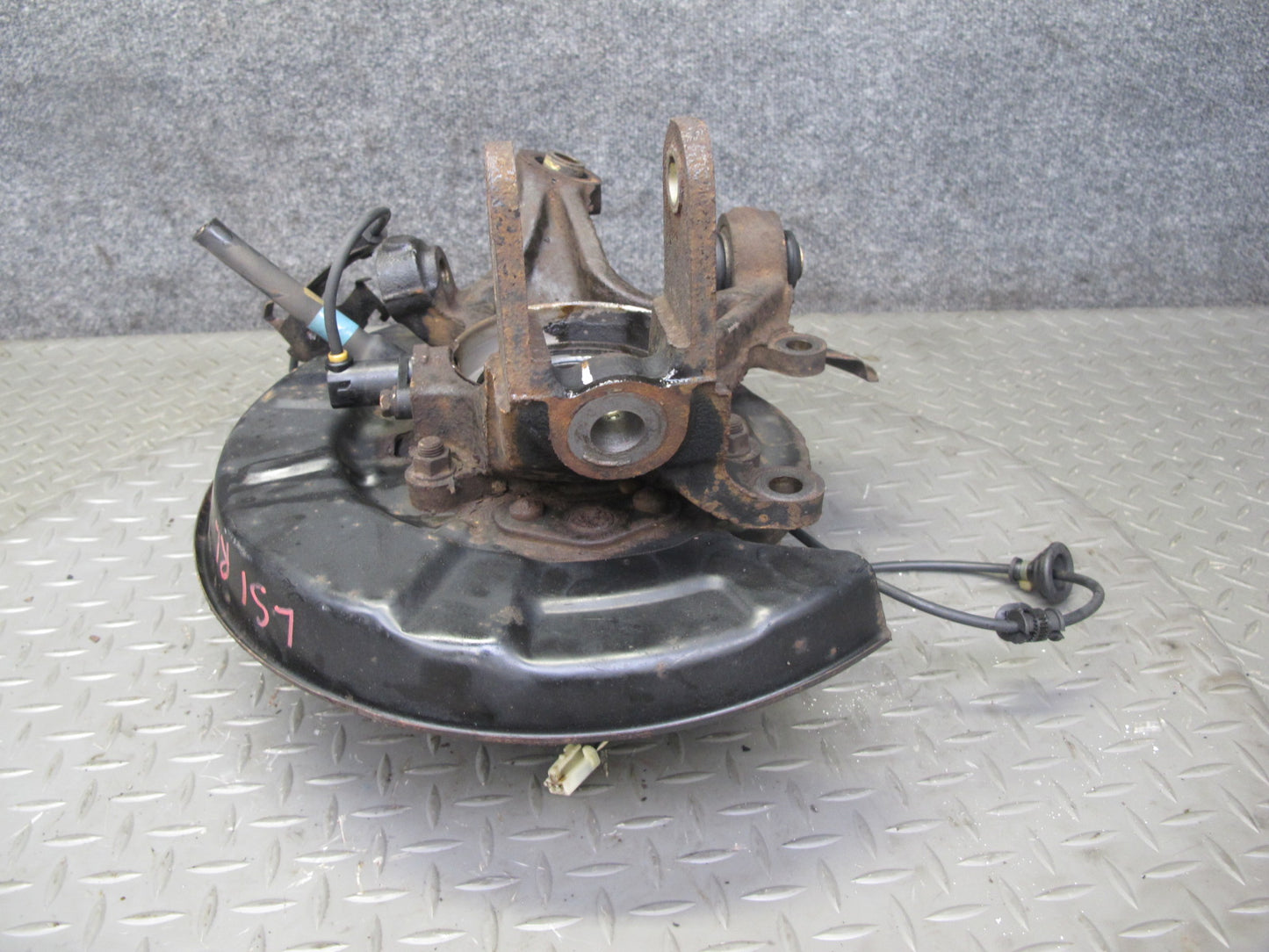 95-97 Lexus UCF20L LS400 RWD Rear Left Spindle Knuckle Wheel Hub Bearing OEM