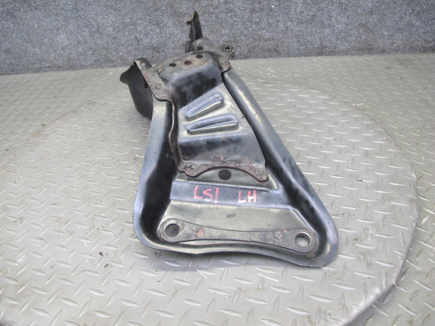 95-00 Lexus UCF20L LS400 Front Right & Left Suspension Brace Bracket Mount OEM
