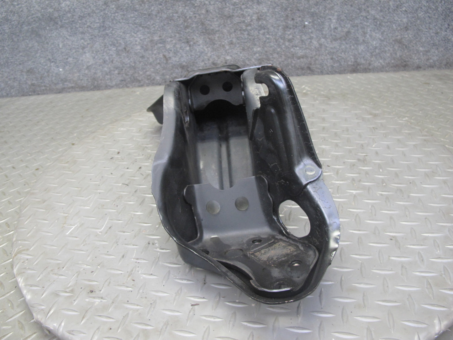 95-00 Lexus UCF20L LS400 Front Right & Left Suspension Brace Bracket Mount OEM