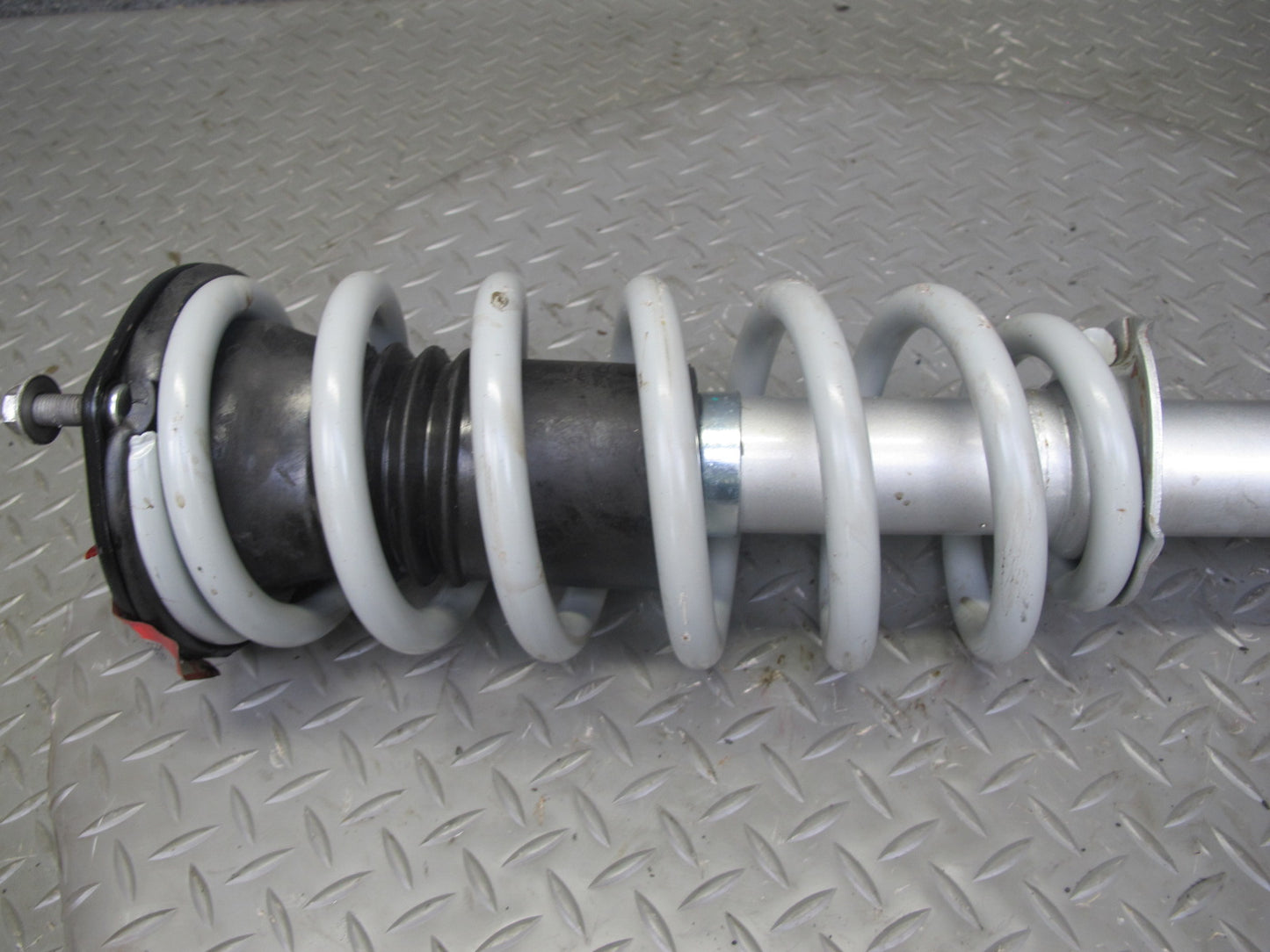 95-97 Lexus LS400 RWD Front Right & Left Strut Shock Absorber Sensen 9213-0024