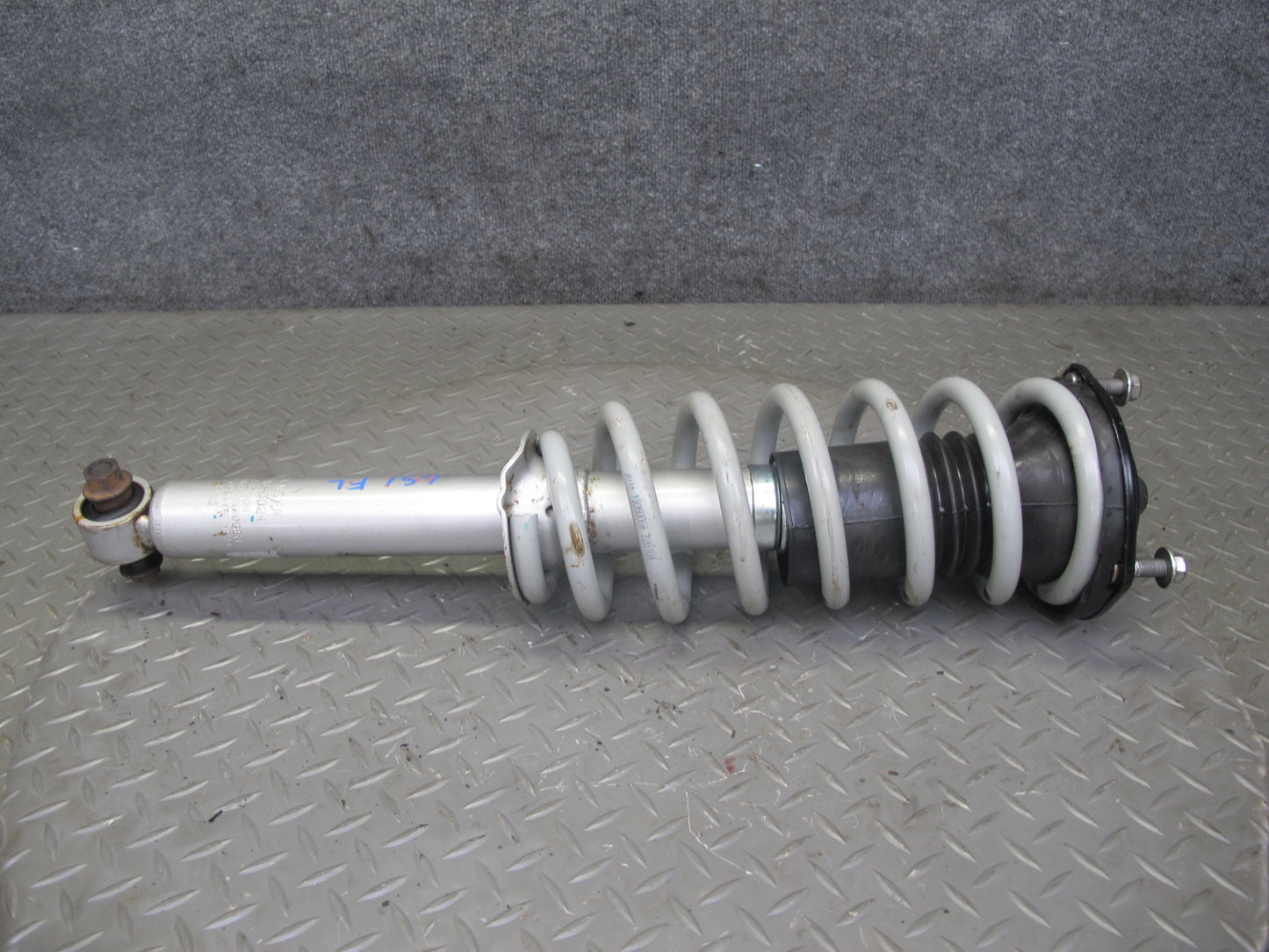 95-97 Lexus LS400 RWD Front Right & Left Strut Shock Absorber Sensen 9213-0024