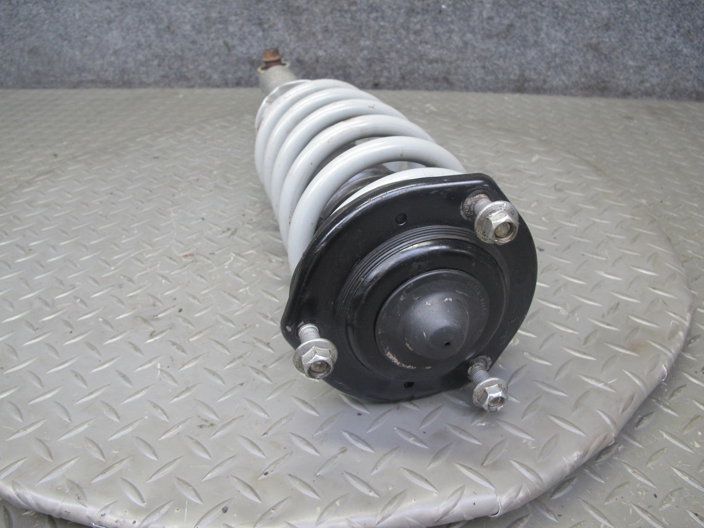 95-97 Lexus LS400 RWD Front Right & Left Strut Shock Absorber Sensen 9213-0024