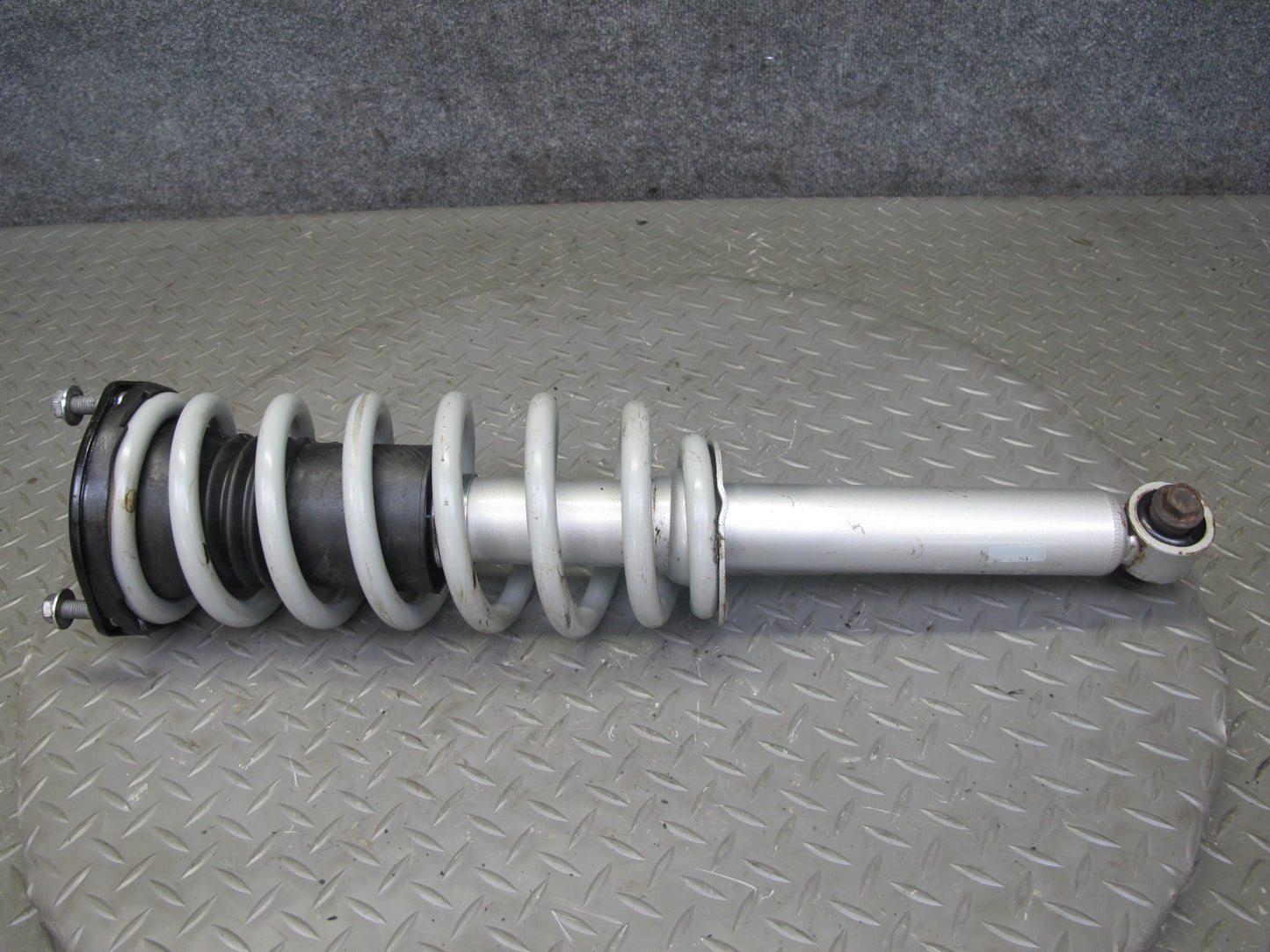 95-97 Lexus LS400 RWD Front Right & Left Strut Shock Absorber Sensen 9213-0024