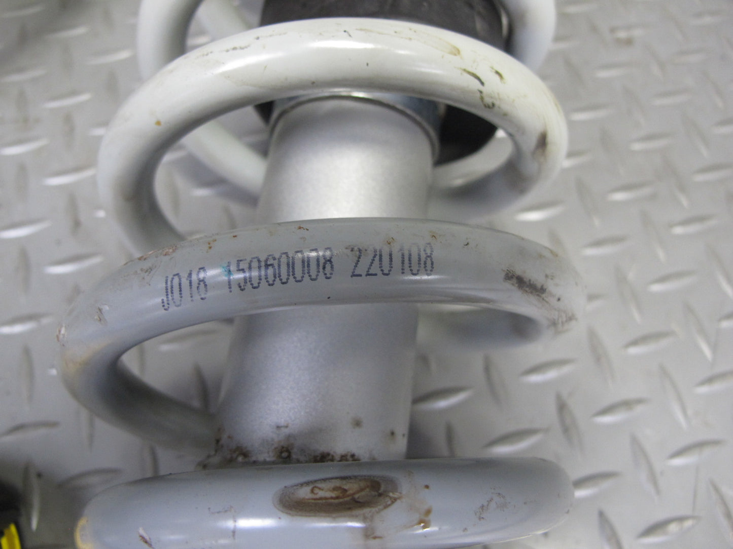 95-97 Lexus LS400 RWD Front Right & Left Strut Shock Absorber Sensen 9213-0024