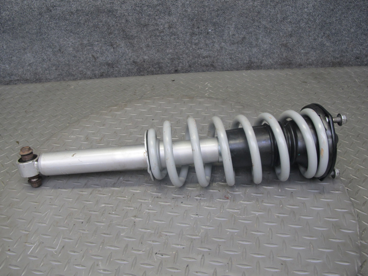 95-97 Lexus LS400 RWD Front Right & Left Strut Shock Absorber Sensen 9213-0024