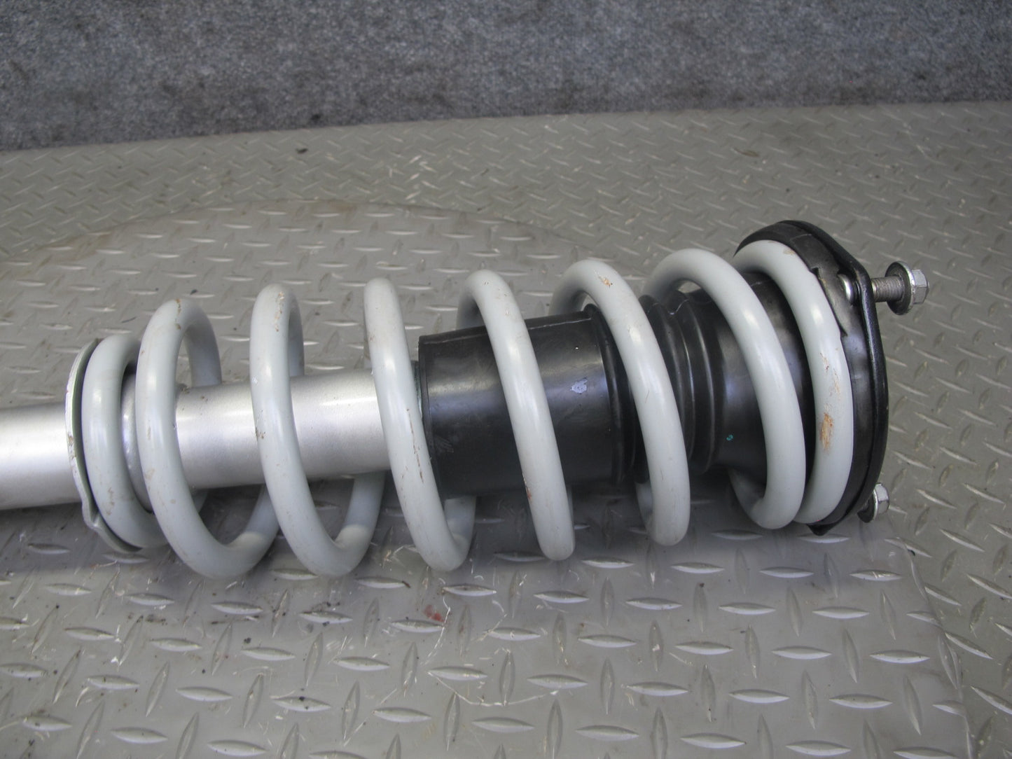 95-97 Lexus LS400 RWD Front Right & Left Strut Shock Absorber Sensen 9213-0024