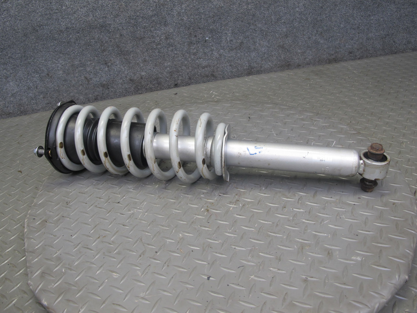 95-97 Lexus LS400 RWD Front Right & Left Strut Shock Absorber Sensen 9213-0024