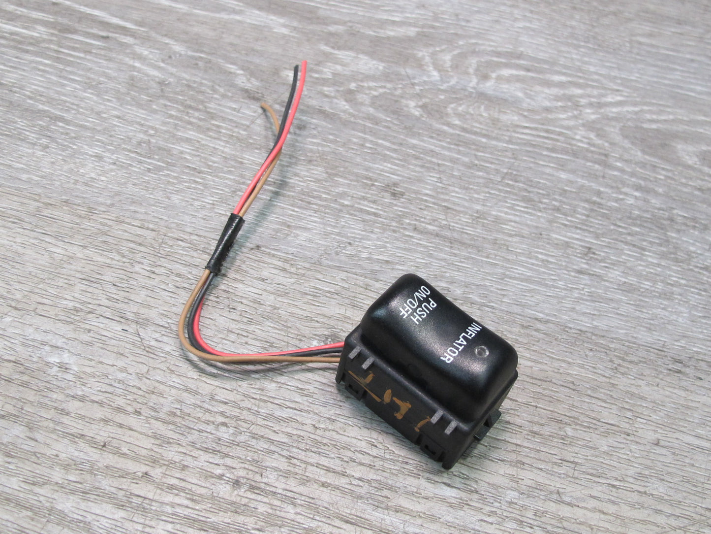 2003-2007 Hummer H2 Inflator Push Button Switch