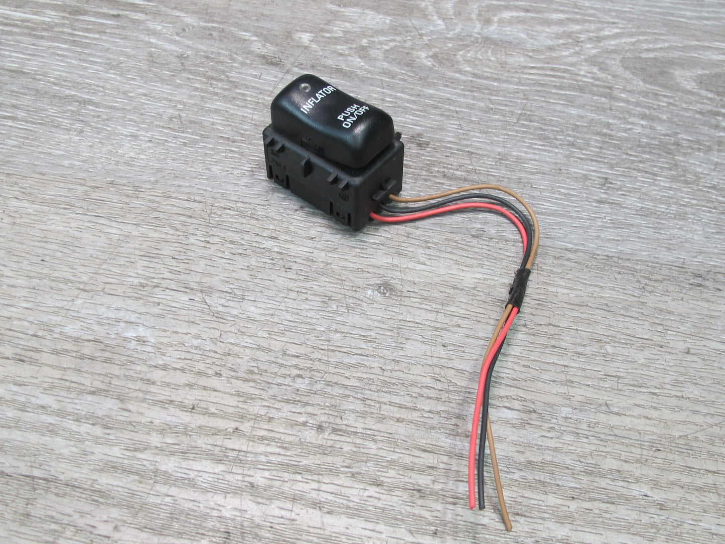 2003-2007 Hummer H2 Inflator Push Button Switch