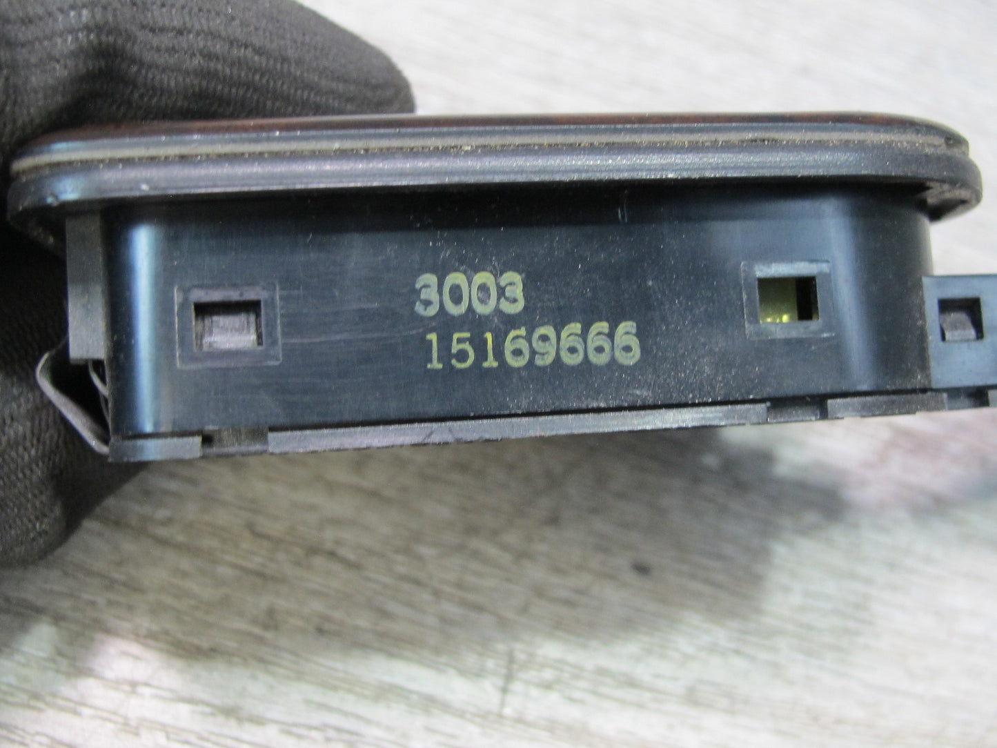 2003-2007 Hummer H2 Front Right Pass Side Door Seat Memory Heat Heater Switch