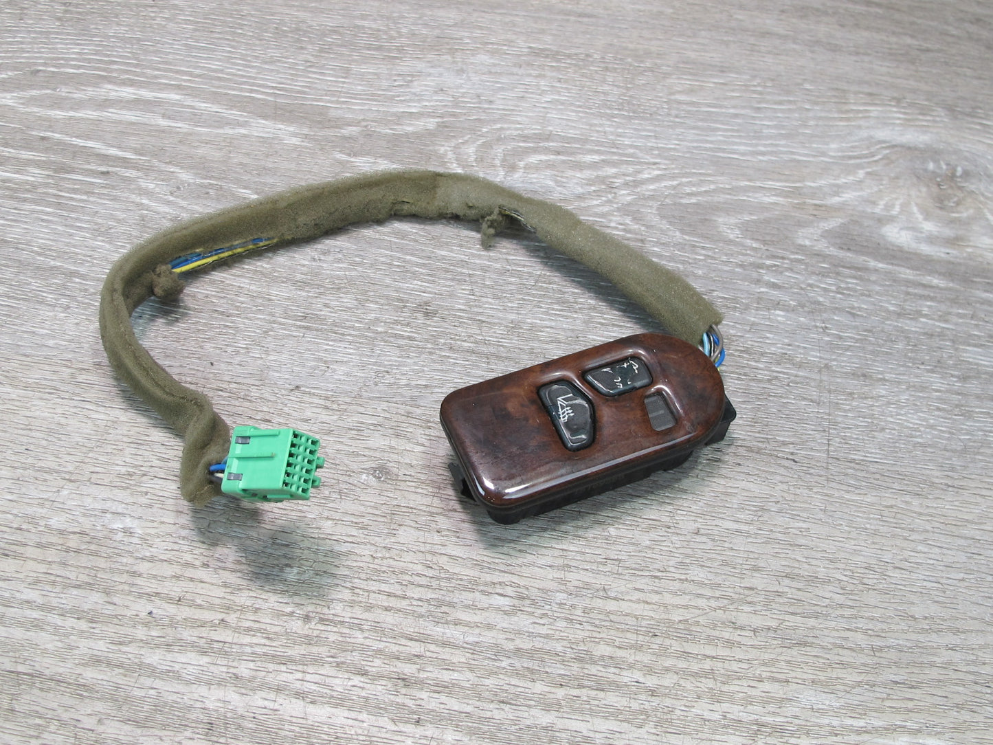 2003-2007 Hummer H2 Front Right Pass Side Door Seat Memory Heat Heater Switch
