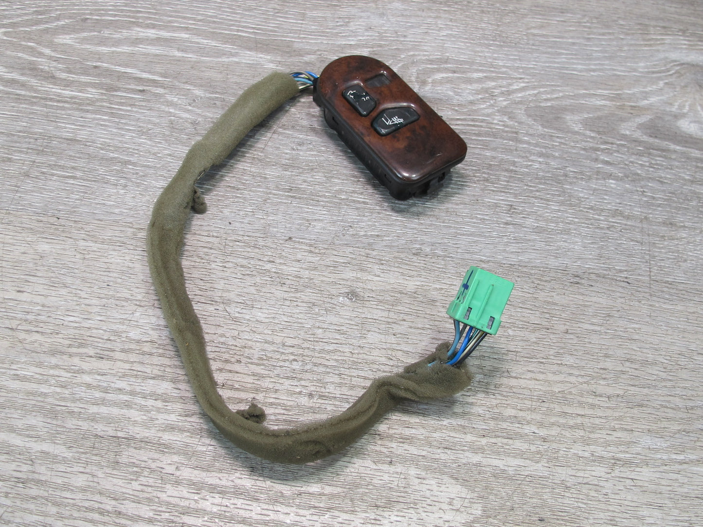 2003-2007 Hummer H2 Front Right Pass Side Door Seat Memory Heat Heater Switch