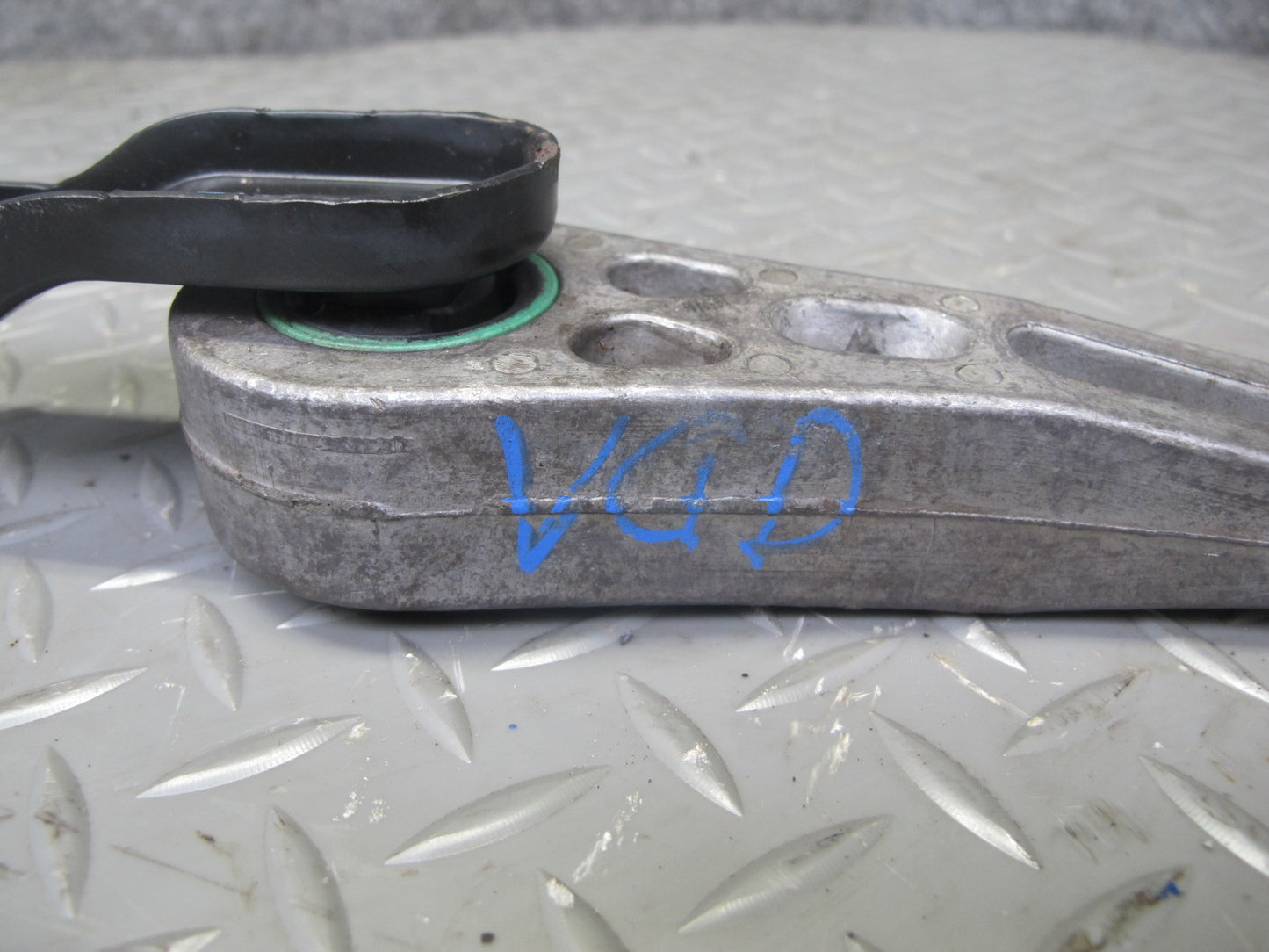 07-18 VW Golf MK5 R32 Passat EOS VR6 Rear Engine Mount Bracket Support OEM