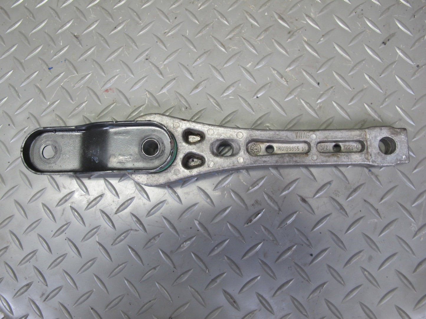 07-18 VW Golf MK5 R32 Passat EOS VR6 Rear Engine Mount Bracket Support OEM