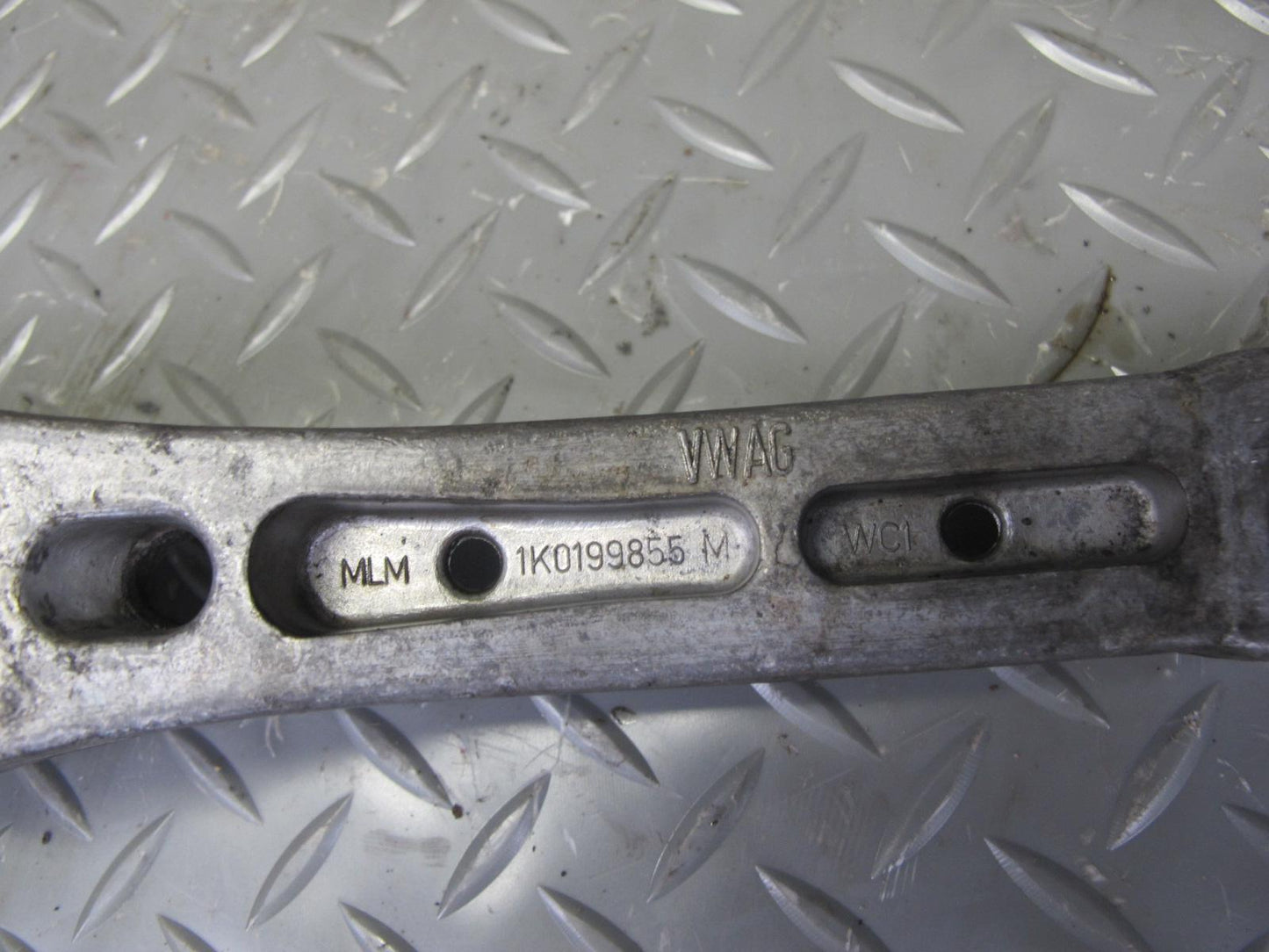 07-18 VW Golf MK5 R32 Passat EOS VR6 Rear Engine Mount Bracket Support OEM