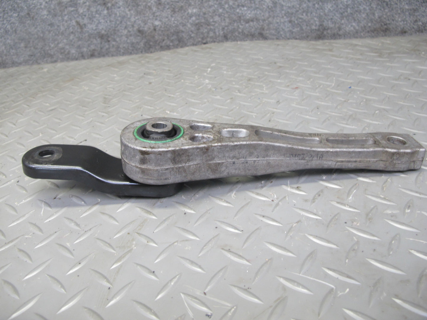 07-18 VW Golf MK5 R32 Passat EOS VR6 Rear Engine Mount Bracket Support OEM