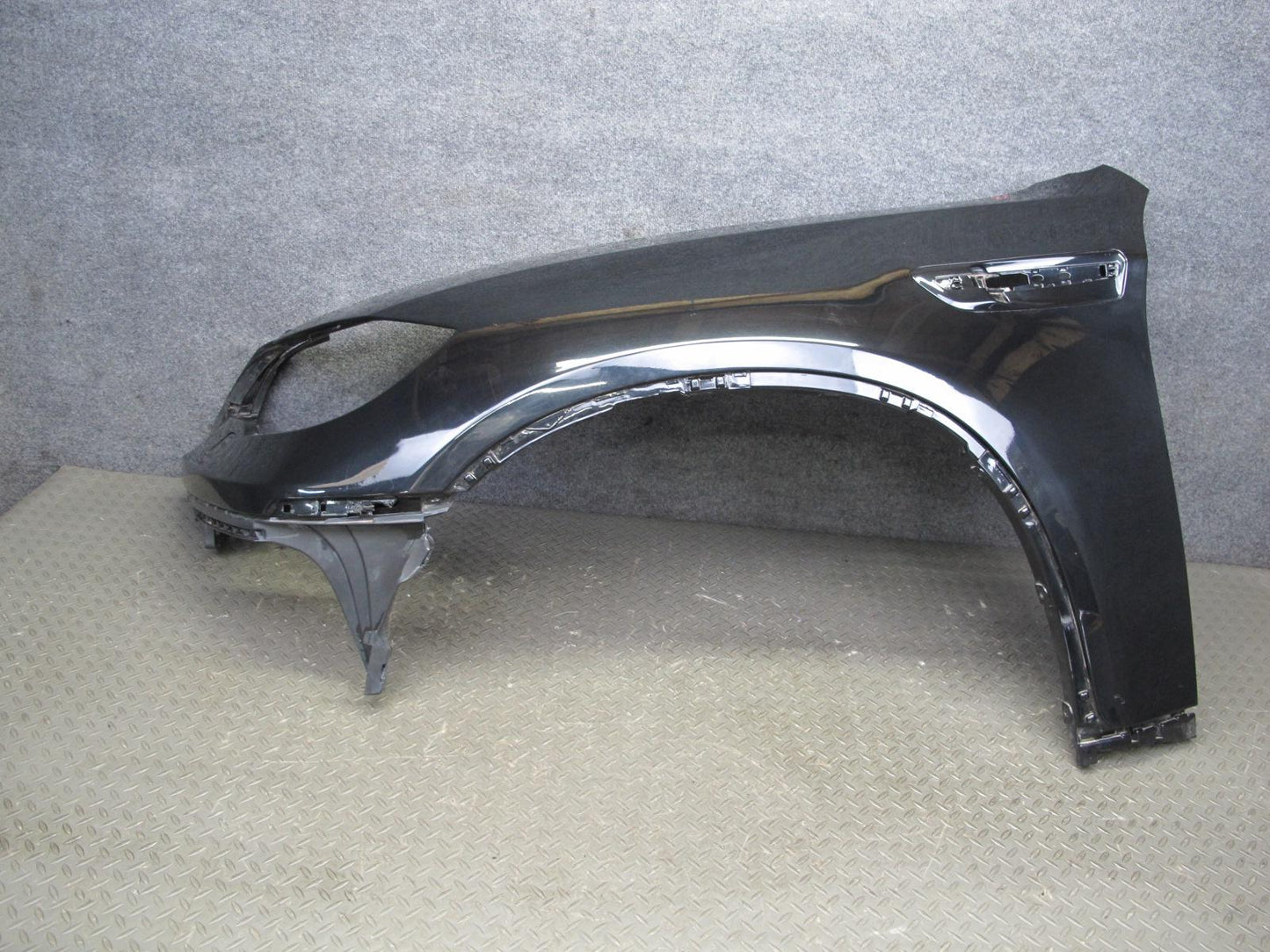 2008-2014 BMW X6M E71 Front Left Fender Shell Cover Panel