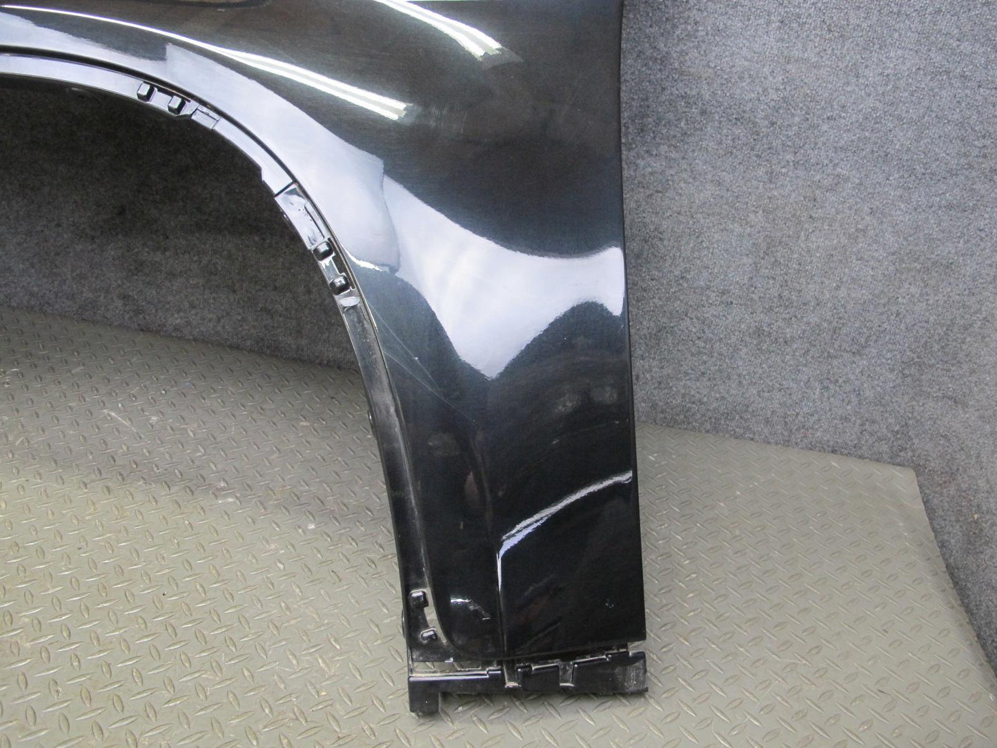 2008-2014 BMW X6M E71 Front Left Fender Shell Cover Panel