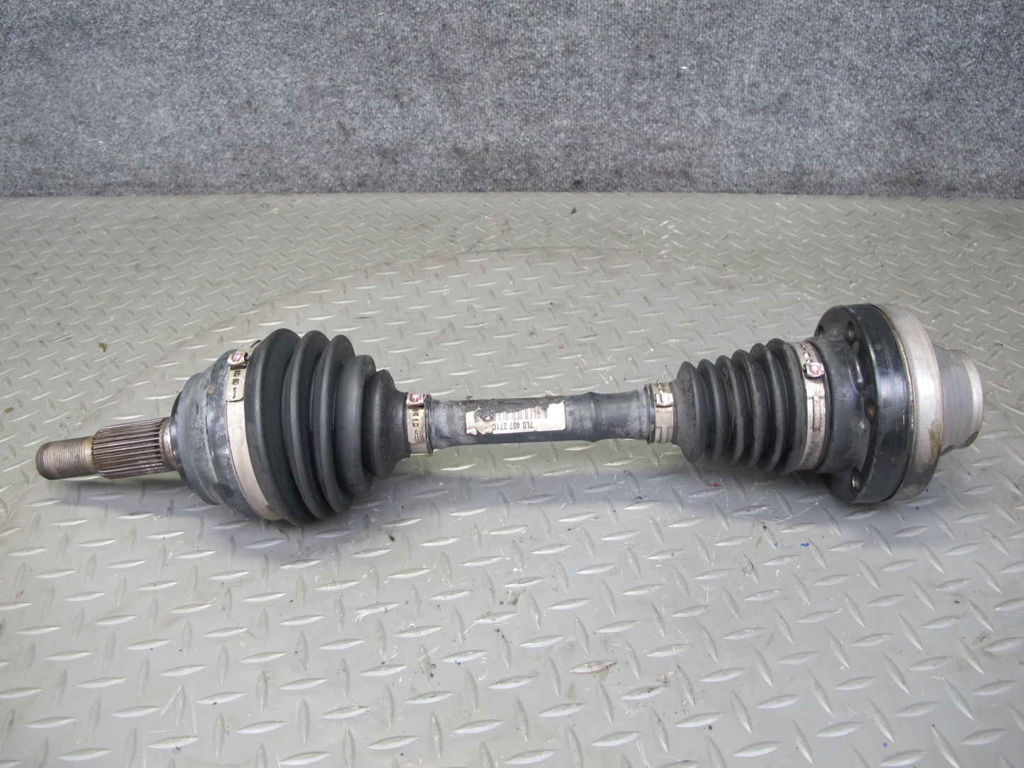2006 Porsche Cayenne Turbo S 955 Front Left Suspension Axle Shaft 7L0407271C