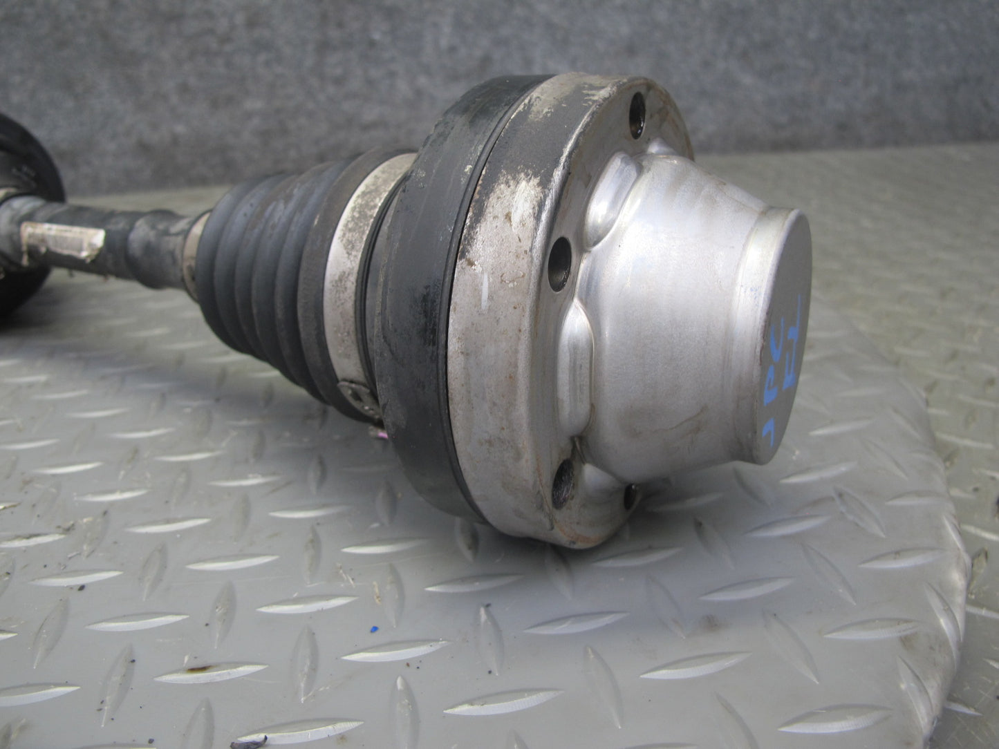 2006 Porsche Cayenne Turbo S 955 Front Left Suspension Axle Shaft 7L0407271C