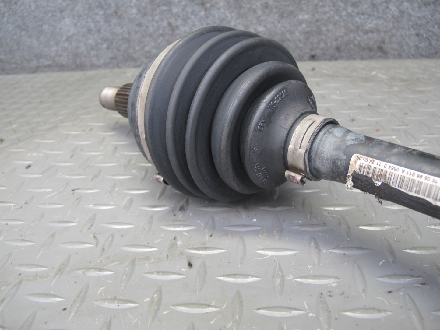 2006 Porsche Cayenne Turbo S 955 Front Left Suspension Axle Shaft 7L0407271C