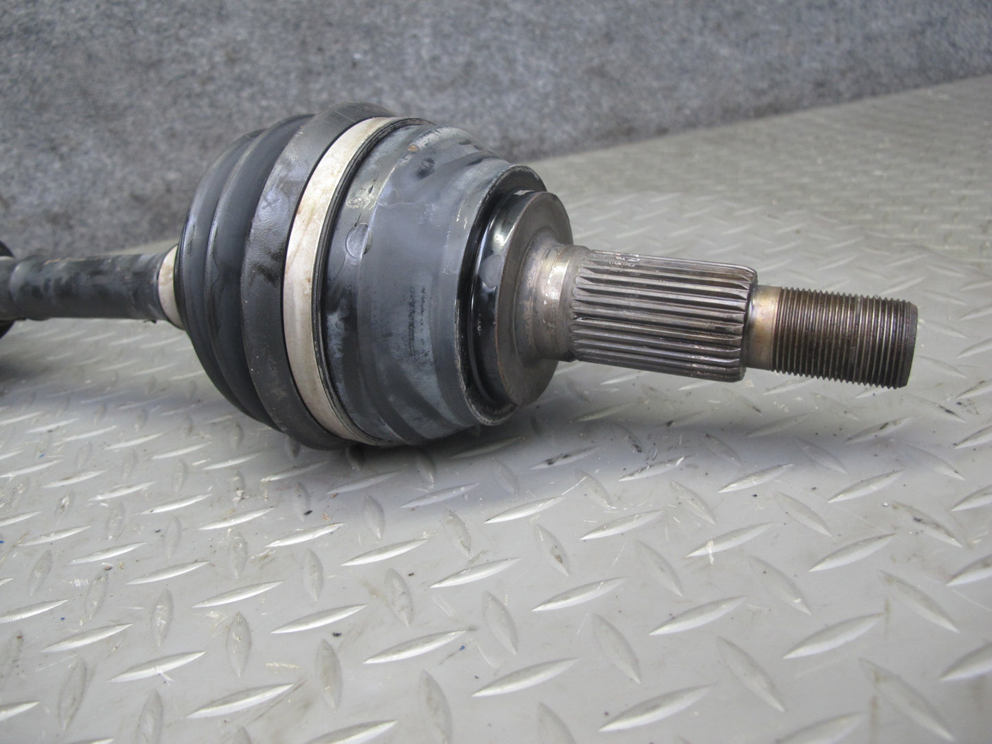 2006 Porsche Cayenne Turbo S 955 Front Left Suspension Axle Shaft 7L0407271C