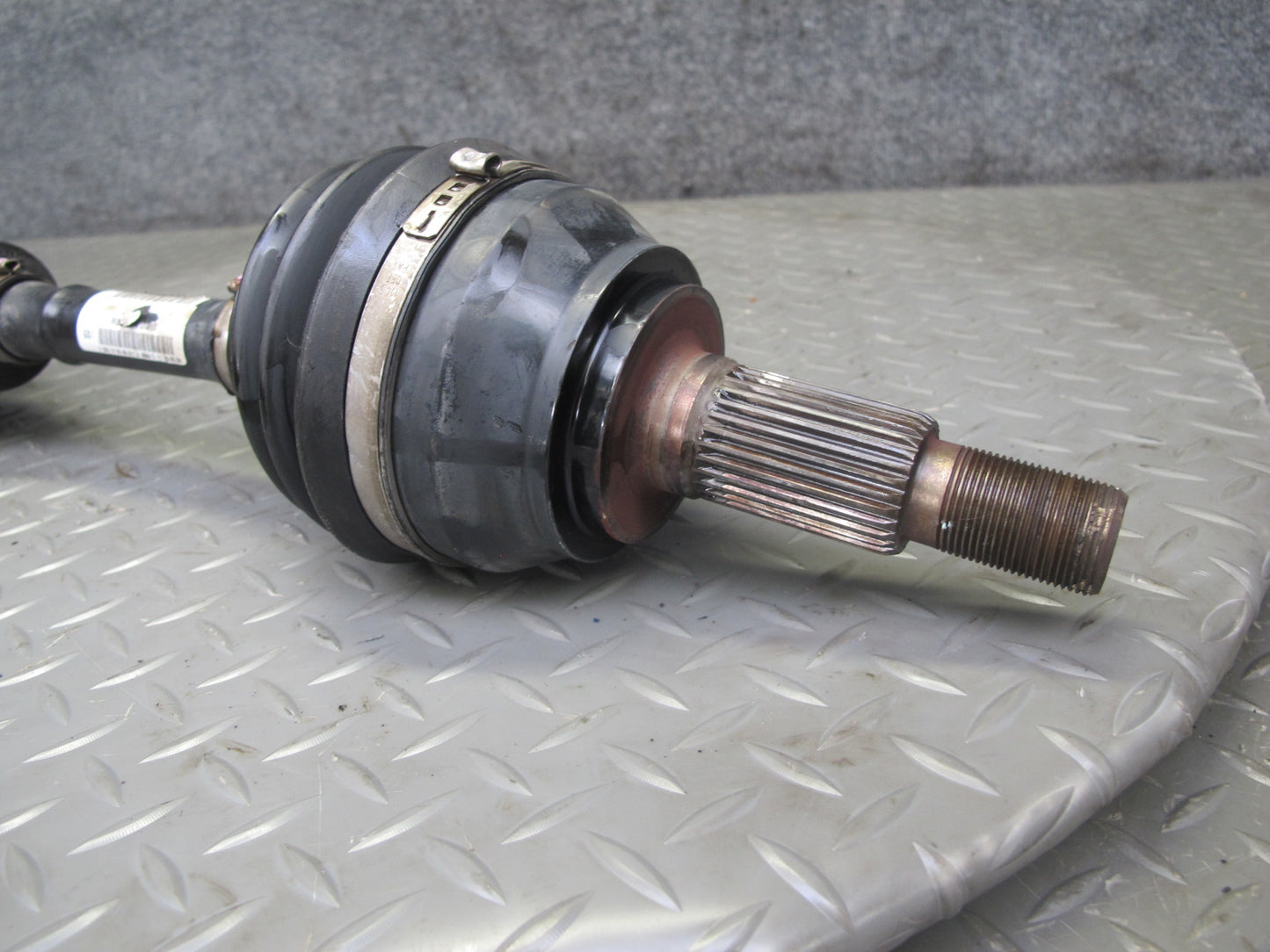 2006 Porsche Cayenne Turbo S 955 Front Right Suspension Axle Shaft