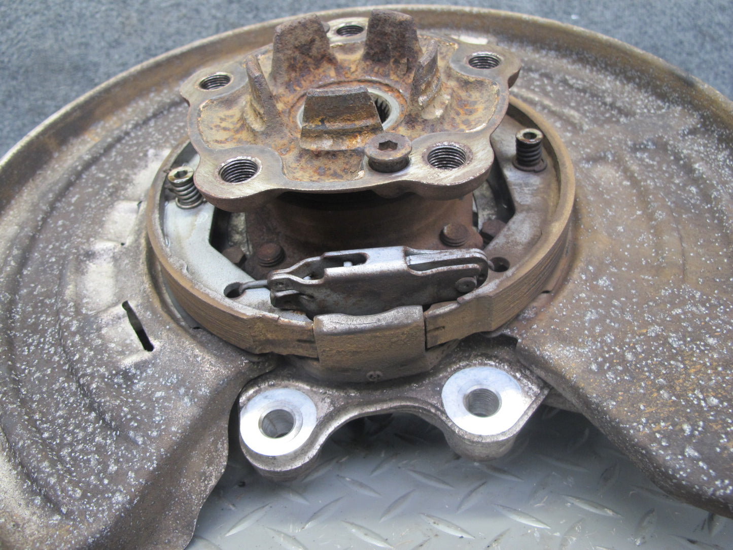 2015-2017 BMW F82 M4 Rear Left Spindle Knuckle Wheel Hub Bearing