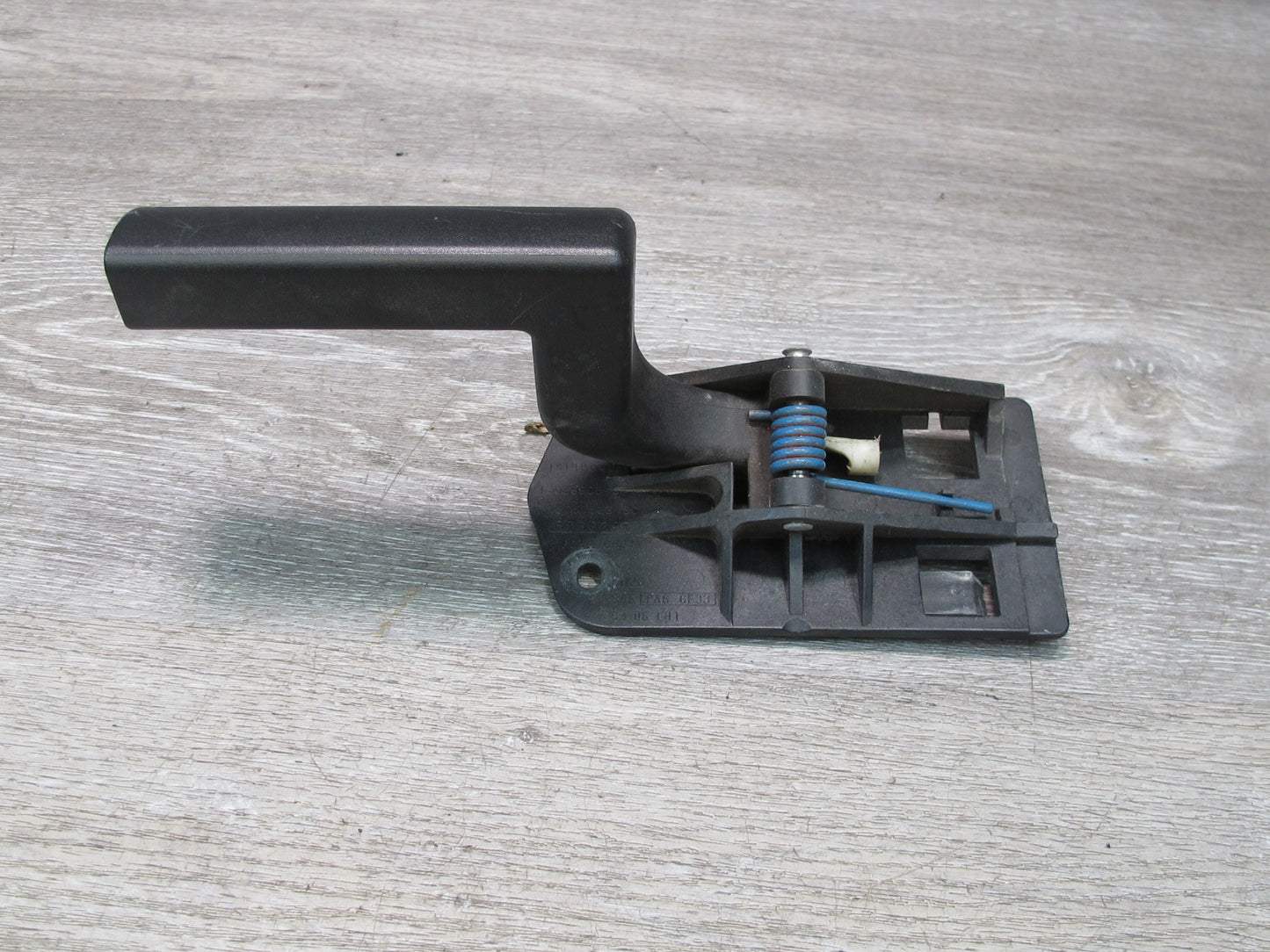 2003-2007 Hummer H2 Front Left Driver Side Door Interior Handle
