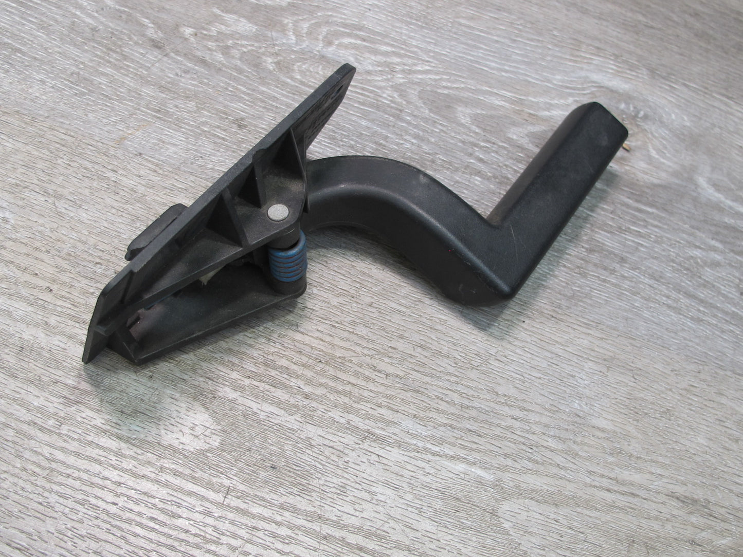 2003-2007 Hummer H2 Front Left Driver Side Door Interior Handle