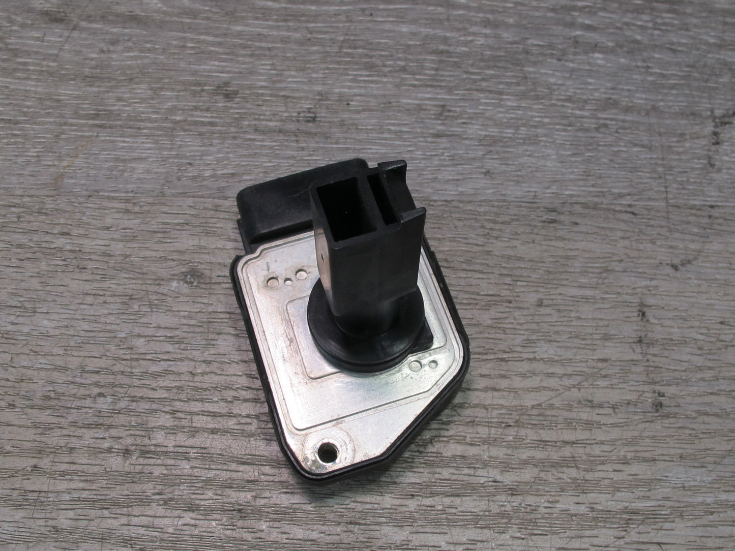 1998-2005 Lexus UZJ100L LX470 MAF Intake Mass Air Flow Meter Sensor 22204-75020