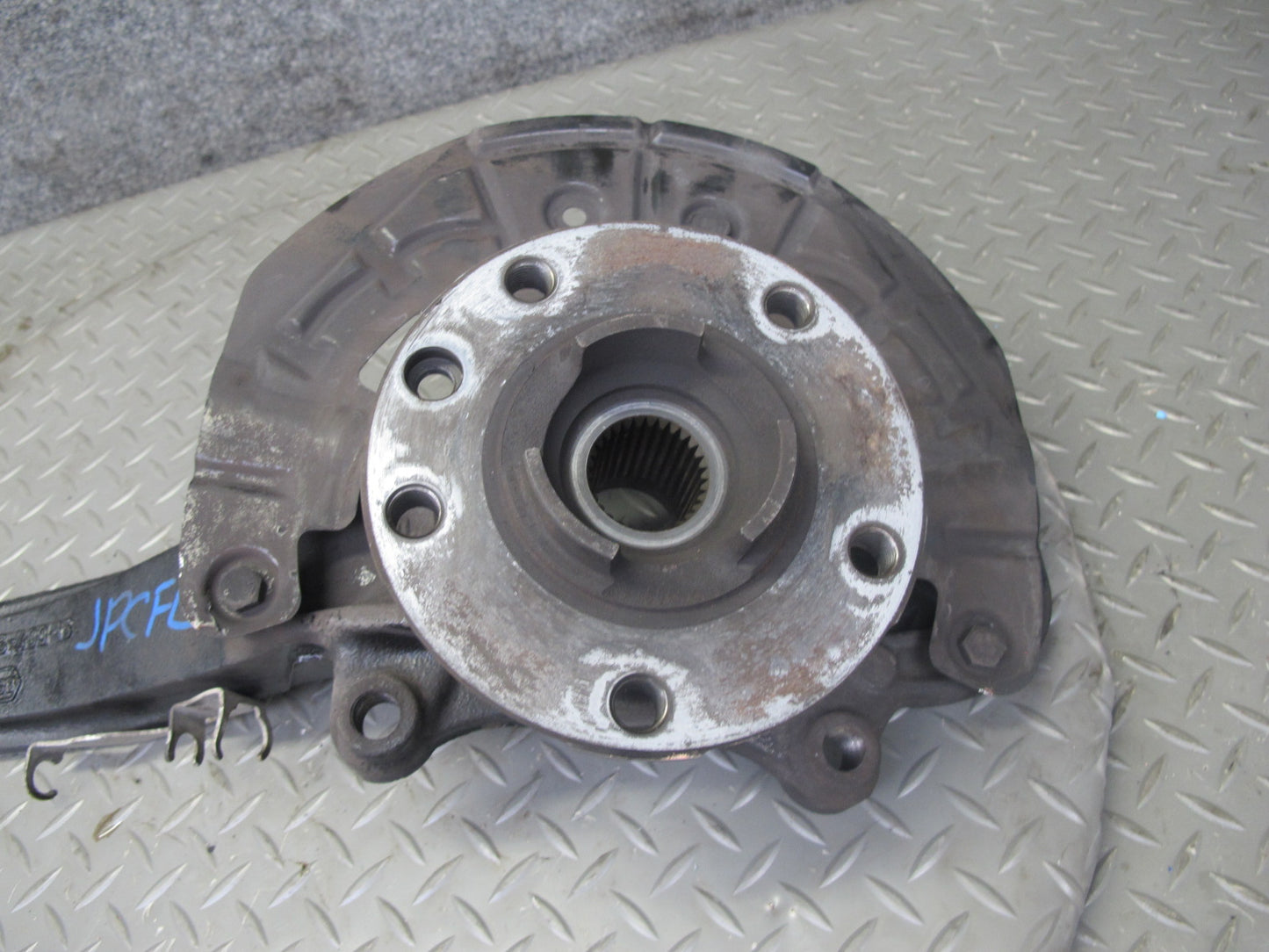 2003-2006 Porsche Cayenne 955 Turbo Front Left Spindle Knuckle Wheel Hub Bearing
