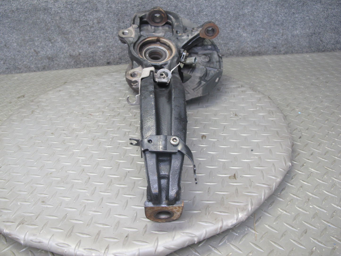 2003-2006 Porsche Cayenne 955 Turbo Front Left Spindle Knuckle Wheel Hub Bearing