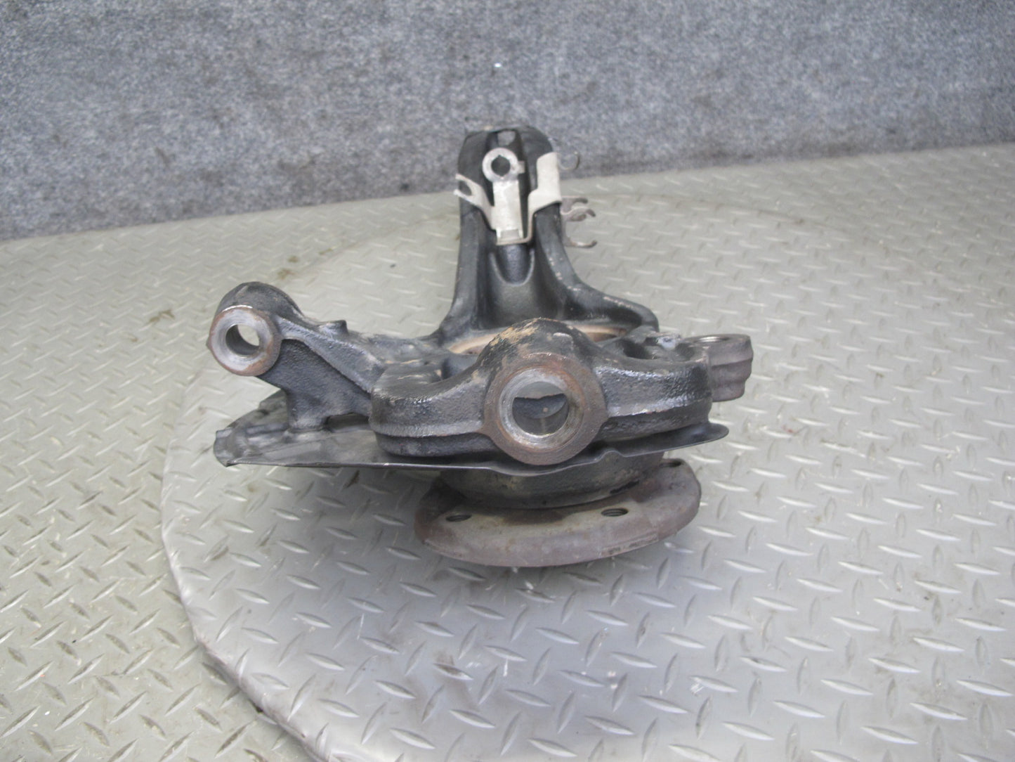 2003-2006 Porsche Cayenne 955 Turbo Front Left Spindle Knuckle Wheel Hub Bearing