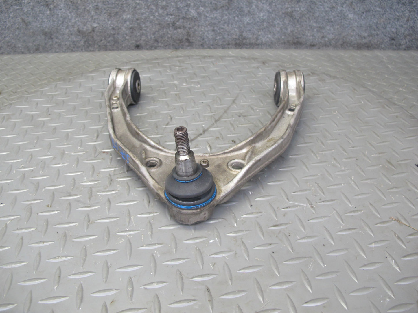 2003-2010 Porsche Cayenne 955 Meyle Front Right Suspension Upper Control Arm