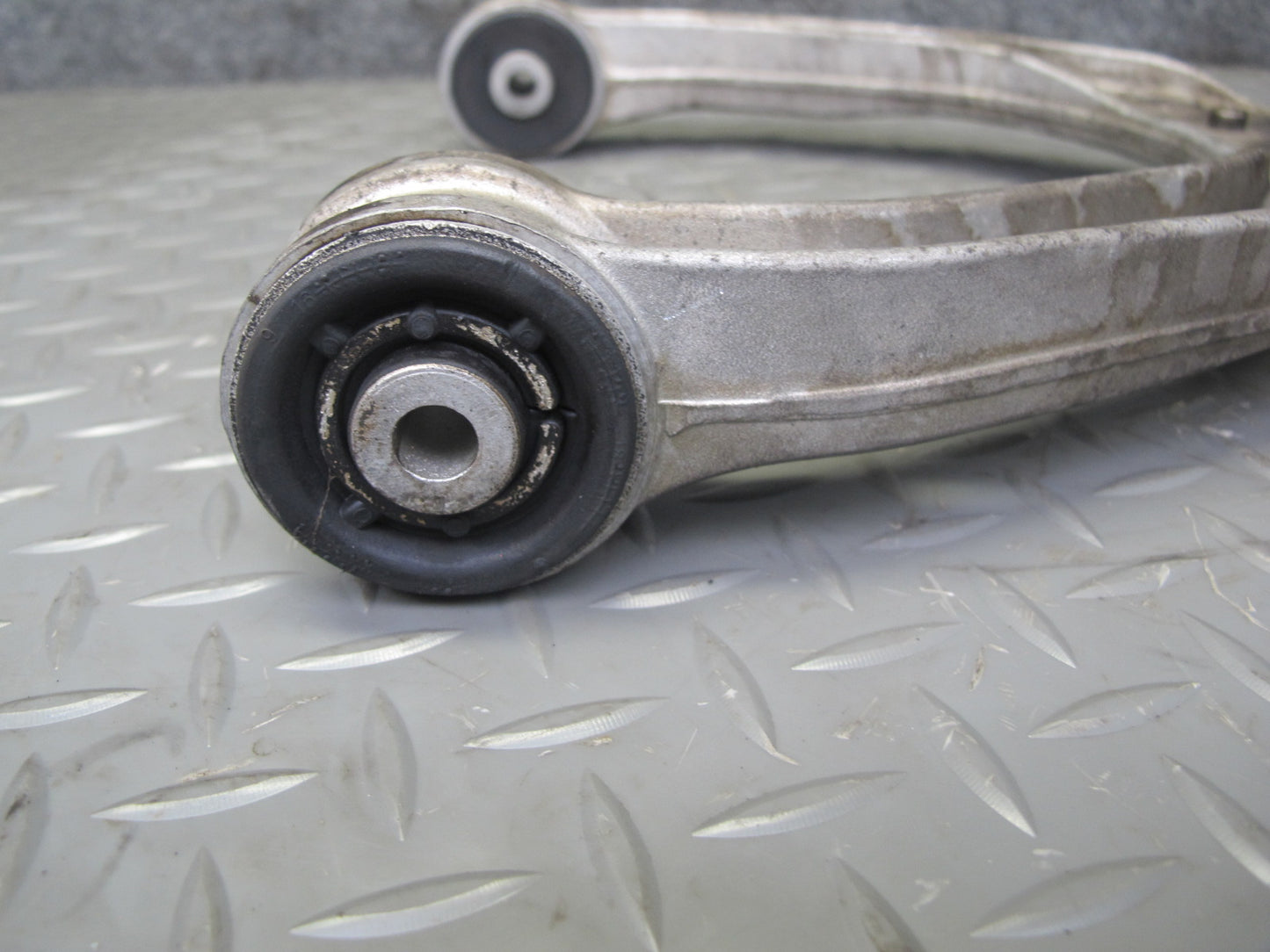 2003-2010 Porsche Cayenne 955 Meyle Front Right Suspension Upper Control Arm