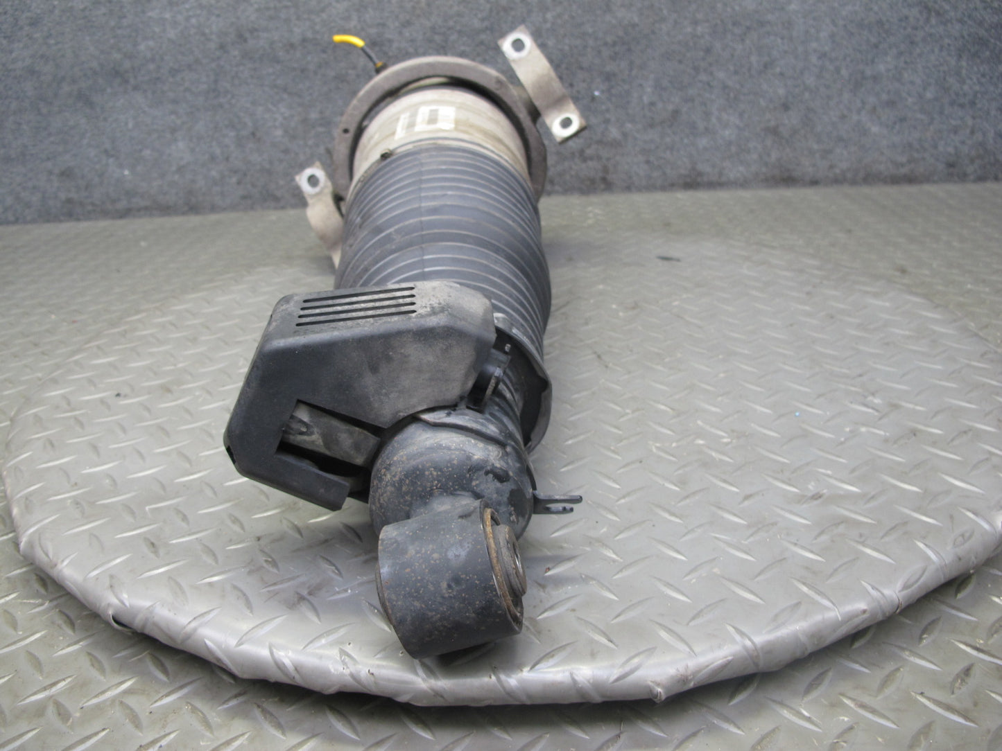 2003-2006 Porsche Cayenne 955 Turbo Rear Right Air Strut Shock Absorber